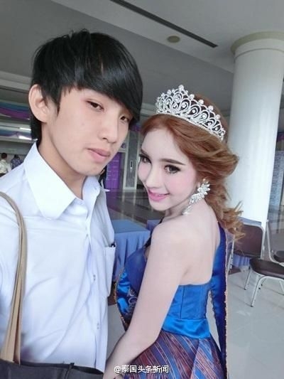 1429028893-bd8b4d